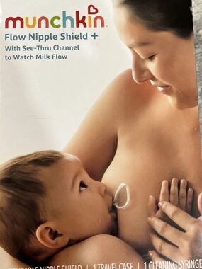 Munchkin® Flow Nipple Shield + with See-Thru Channel to Watch Milk-MEDIUM